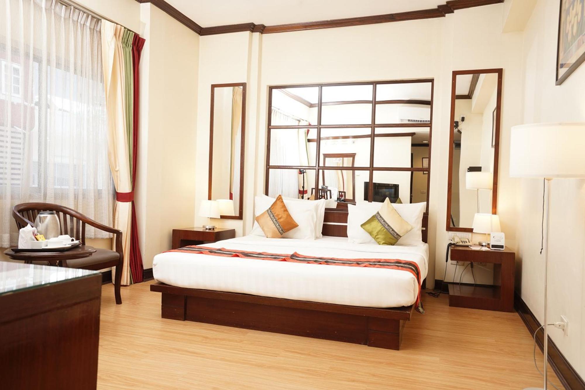 Grand Business Inn Bangkok Eksteriør billede